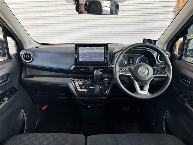 NISSAN