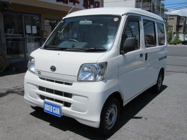 TOYOTA PIXIS van