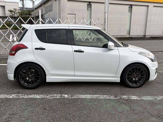 Car thumbnail 4
