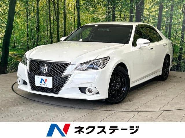 TOYOTA CROWN sedan