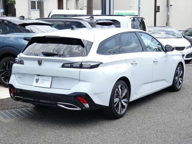 PEUGEOT