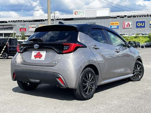 Car thumbnail 3