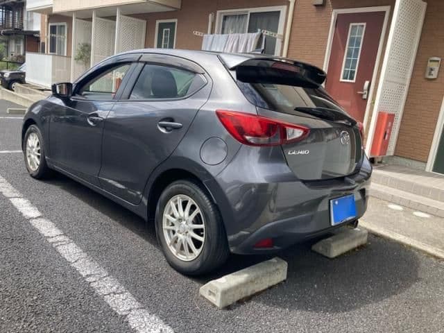 Car thumbnail 4