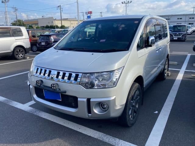 MITSUBISHI DELICA D:5 4WD