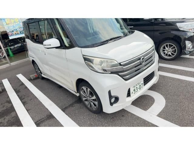 NISSAN DAYZ ROOX