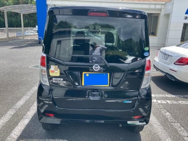 NISSAN