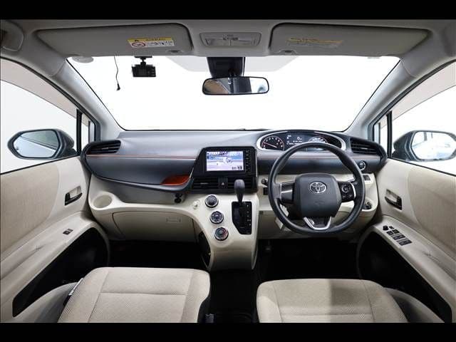 Car thumbnail 4