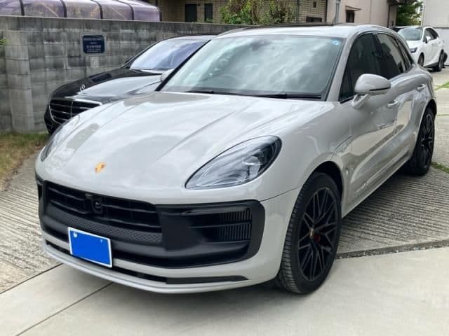 PORSCHE