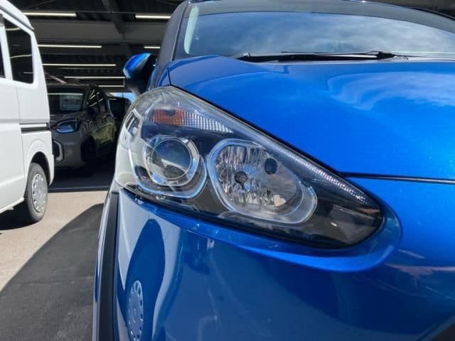 Car thumbnail 3