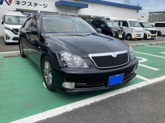 TOYOTA CROWN sedan