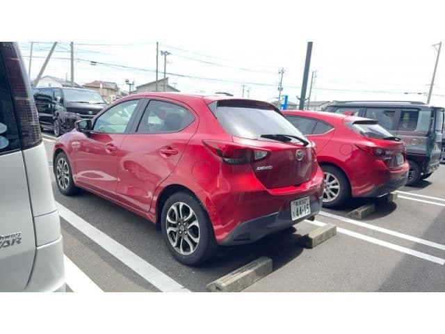 Car thumbnail 3