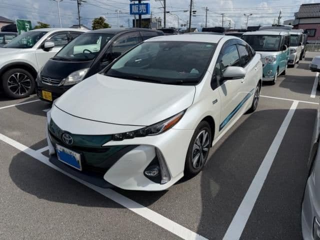 TOYOTA PRIUS PHV