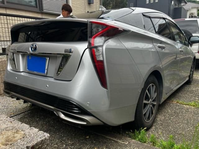 Car thumbnail 3