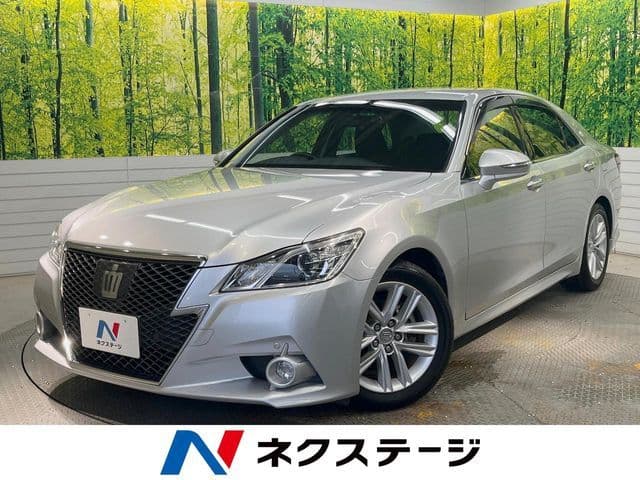 TOYOTA CROWN sedan