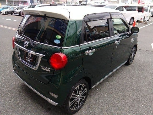 Car thumbnail 3