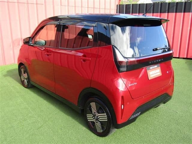 NISSAN
