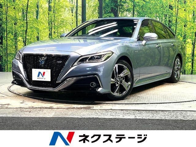 TOYOTA CROWN sedan hybrid