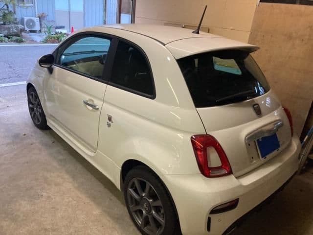 Car thumbnail 4