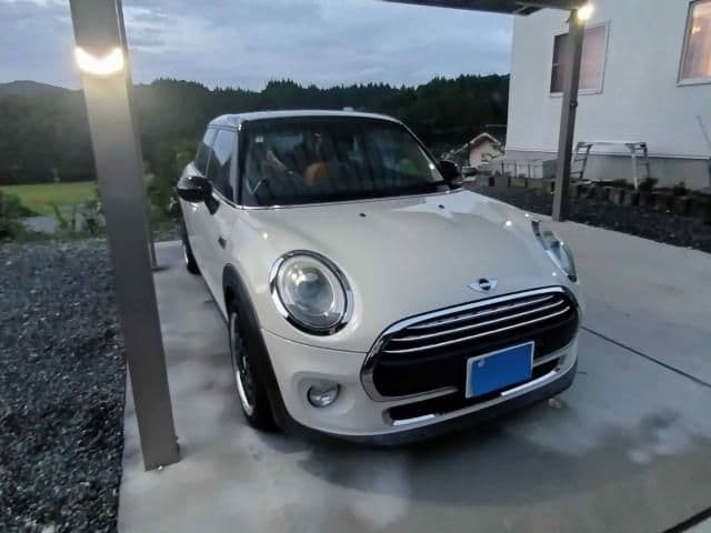 Car thumbnail 3