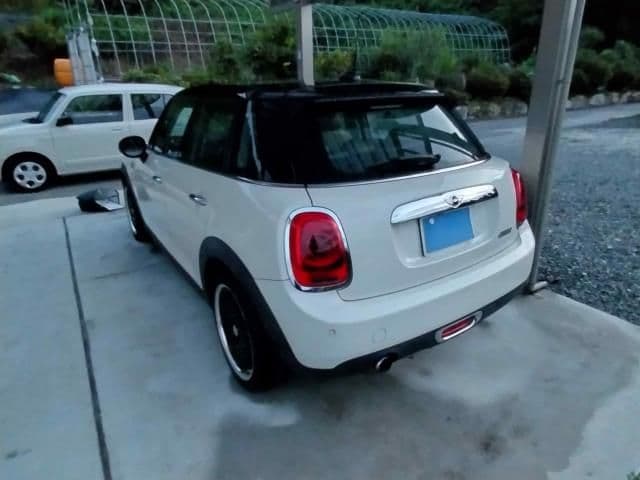 Car thumbnail 4