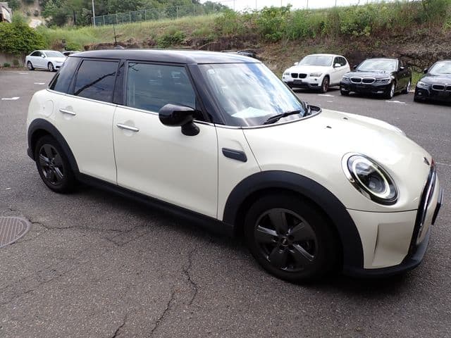 Car thumbnail 4