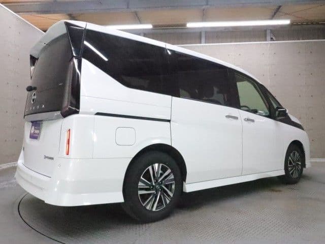 NISSAN