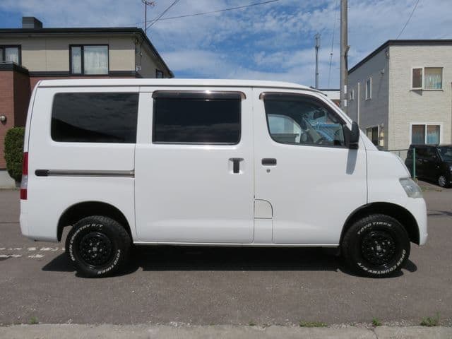 Car thumbnail 4