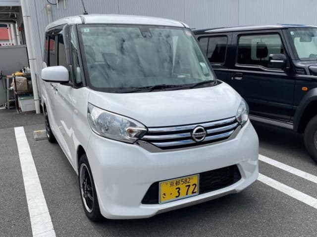 NISSAN DAYZ ROOX