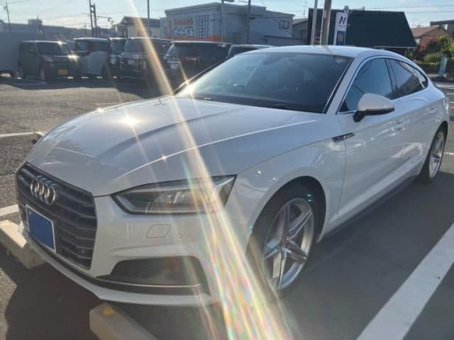 Car image 1