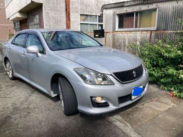 TOYOTA CROWN sedan