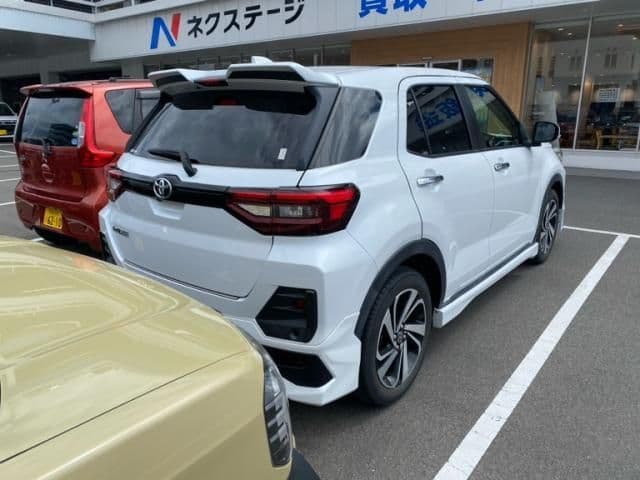 Car thumbnail 3