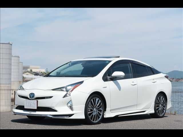 TOYOTA PRIUS 4WD
