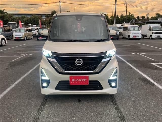NISSAN