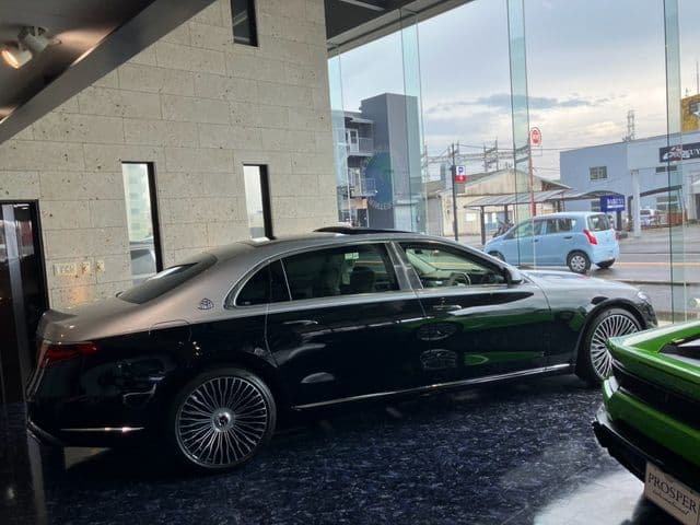 Car thumbnail 3