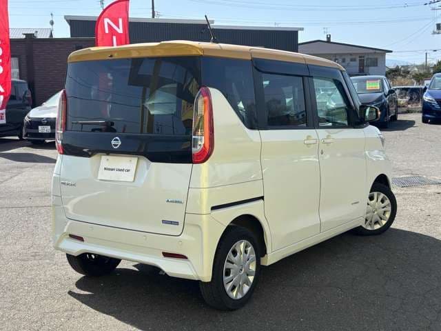NISSAN