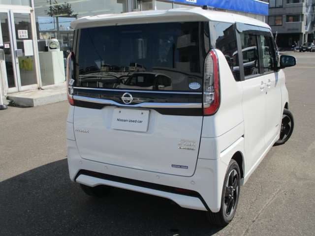 NISSAN