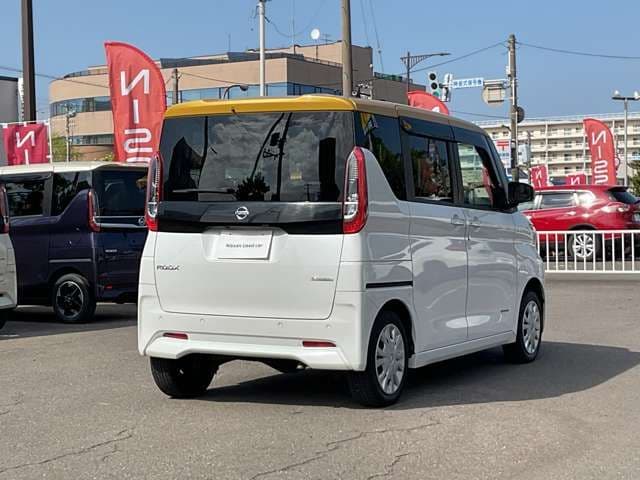 NISSAN