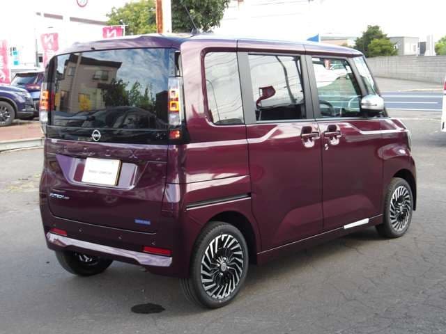 NISSAN