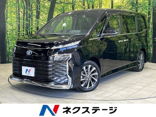 TOYOTA VOXY HYBRID