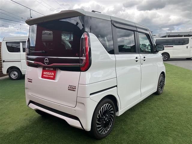 NISSAN