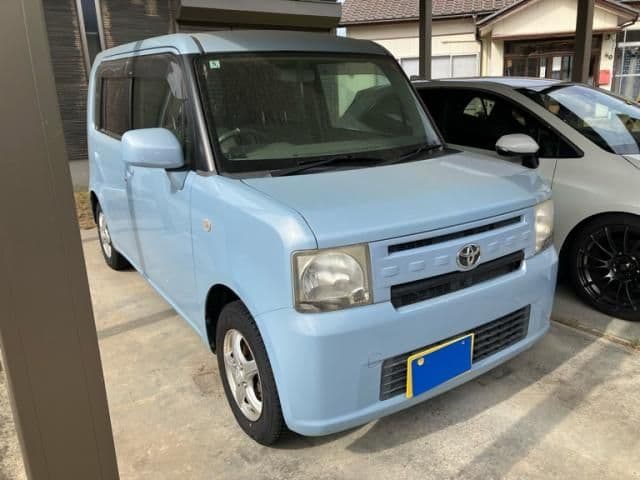 TOYOTA PIXIS SPACE 4WD