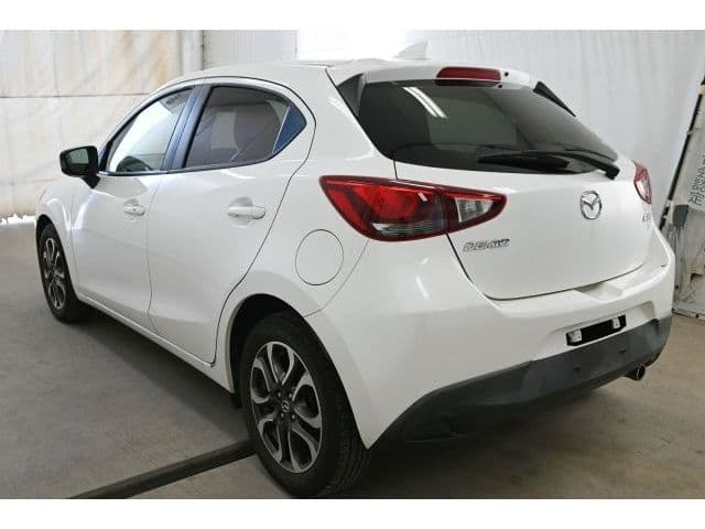 Car thumbnail 3