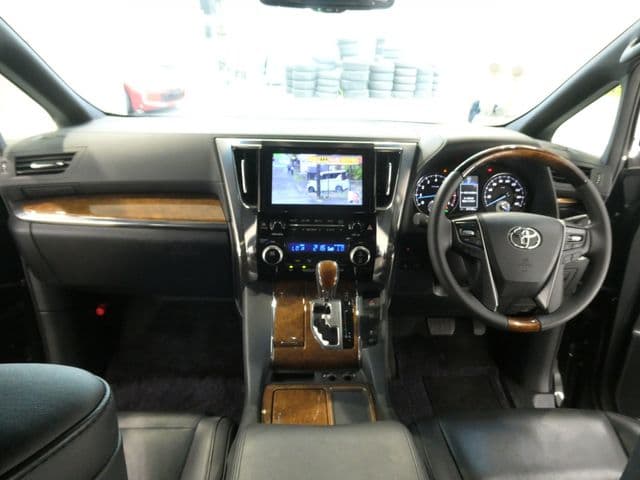 Car thumbnail 3