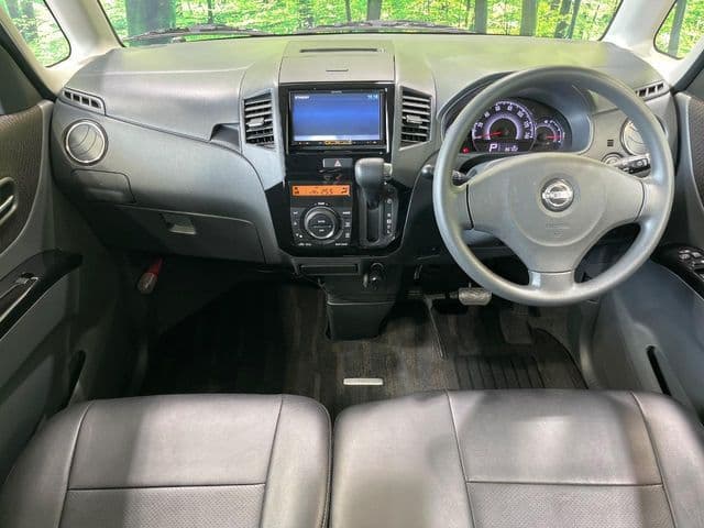 NISSAN
