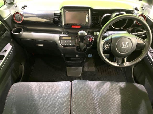 Car thumbnail 3