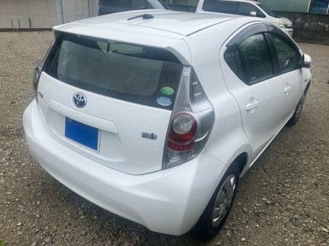 Car thumbnail 3