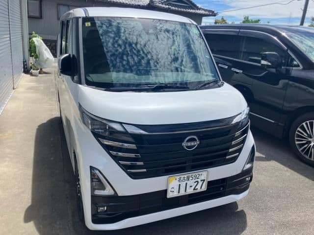 NISSAN