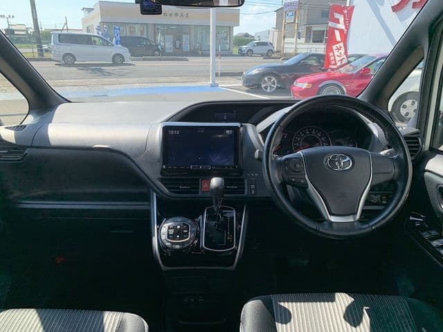 Car thumbnail 3