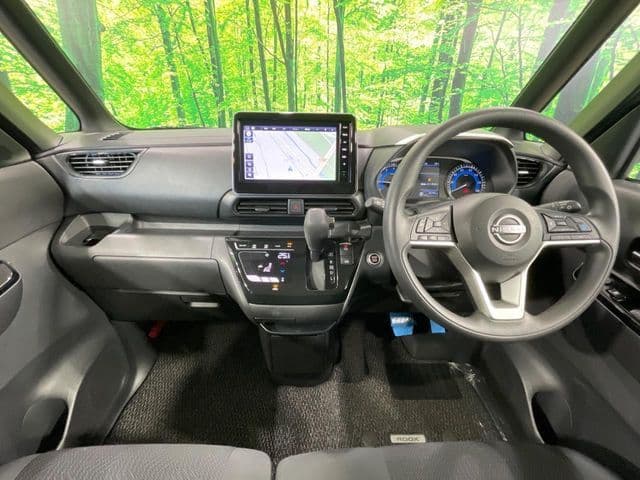 NISSAN