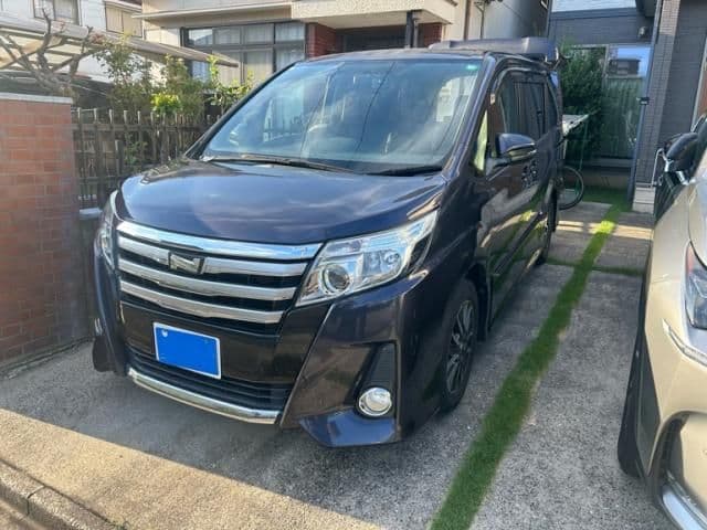 TOYOTA NOAH
